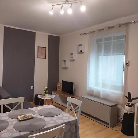 Apartment Chic *